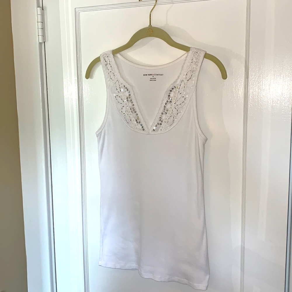 White NY & Company Tank with Beads & Sequins Med
